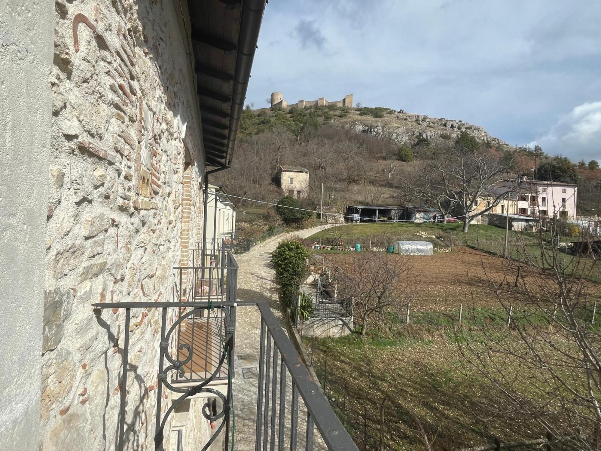 Hotel Sognando Bominaco - Dimora San Pellegrino Extérieur photo